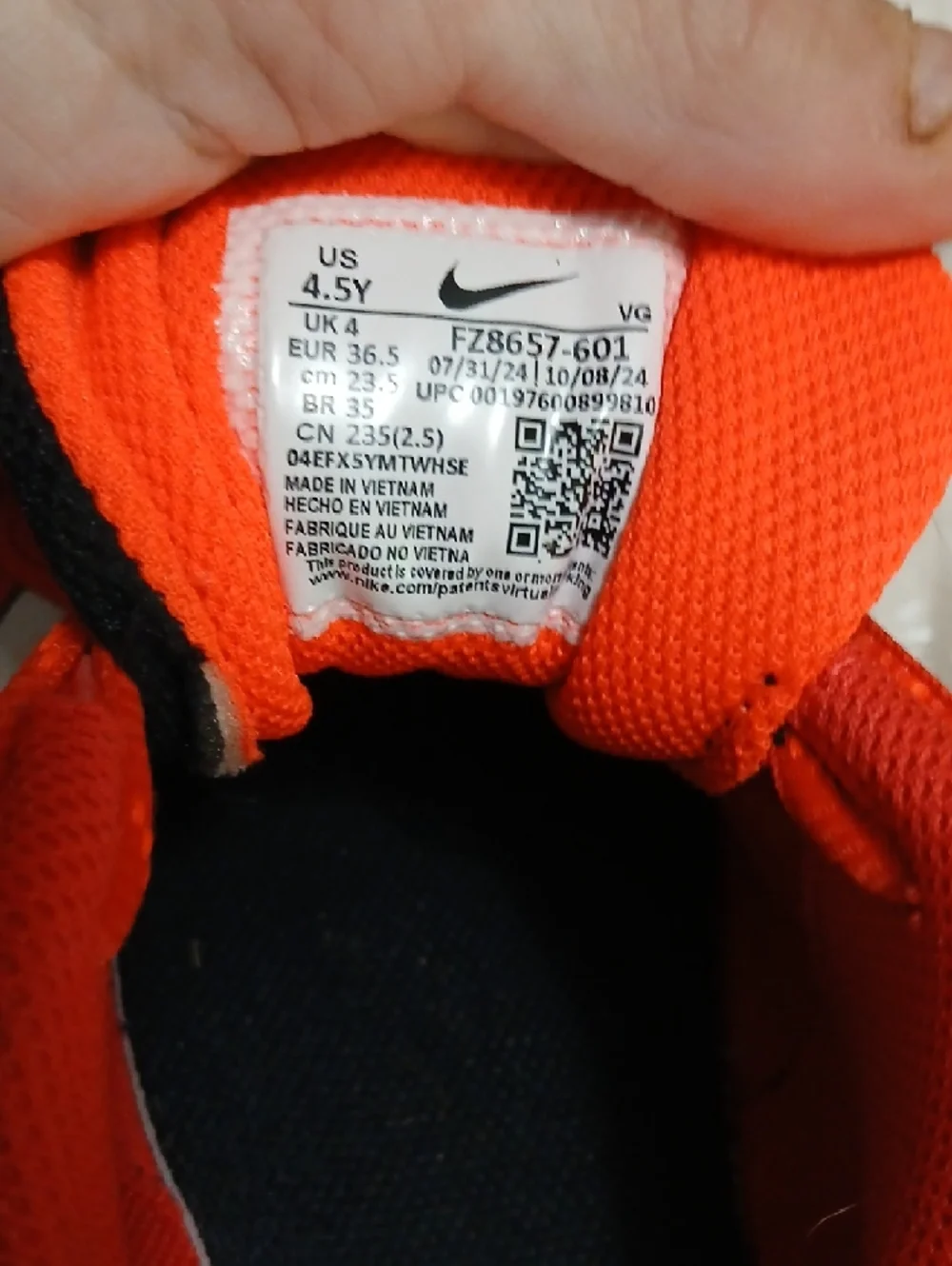 Nike Youth Bright Orange Athletic‎ Sneakers with Black Accents,sz.4.5y